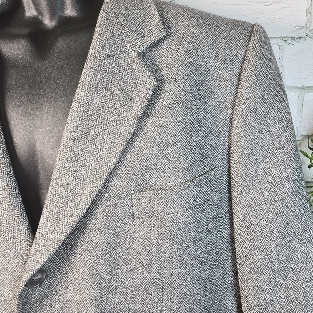Corneliani C C Collection Wool Cashmere Gray Blazer Herringbone Mens Size 40R